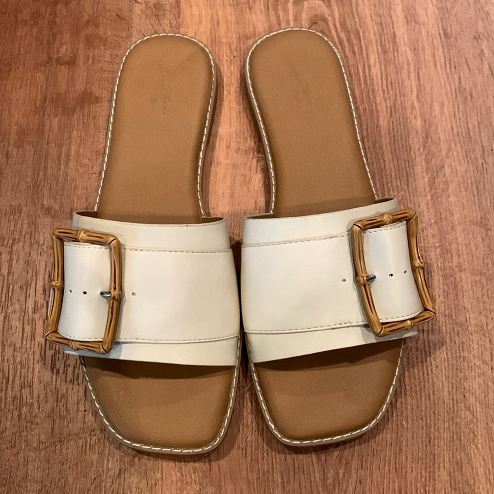 Universal Thread White Slide Sandals with Gold Buckle